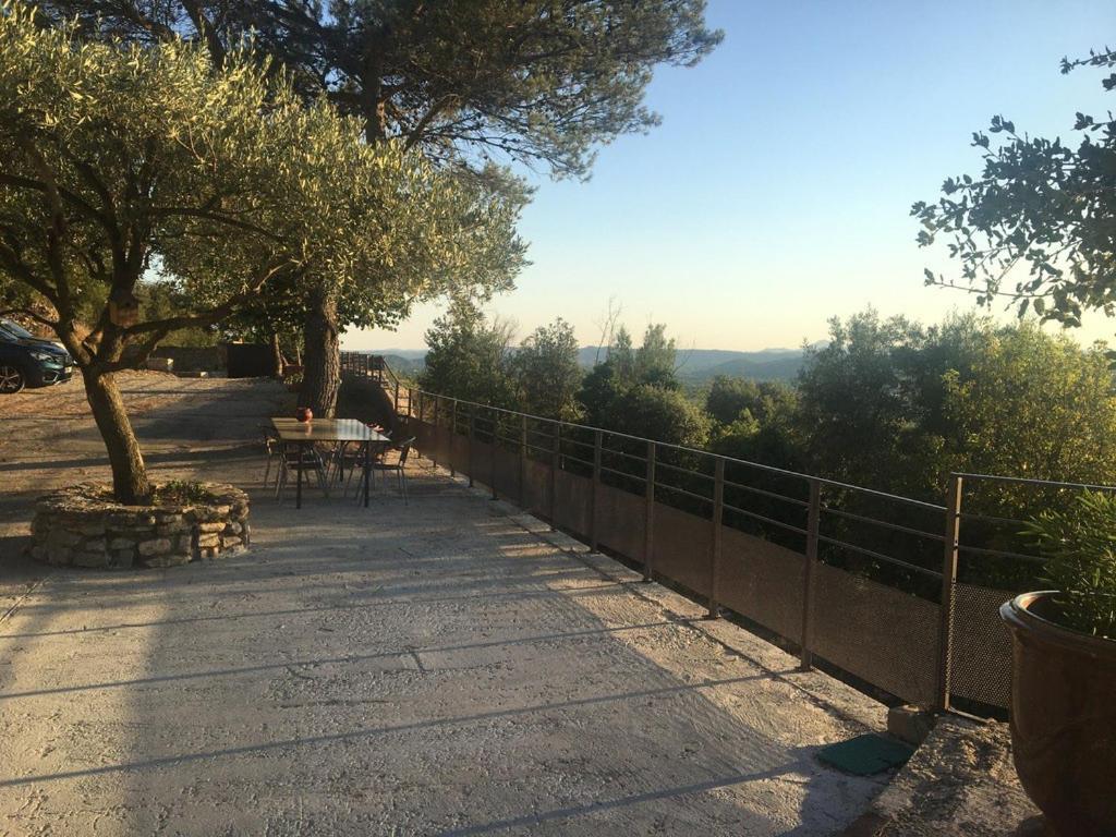 Le Castellas - Gite En Pleine Nature Montmirat Buitenkant foto